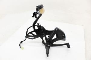 17-22 Suzuki Gsxr1000 Right Rearset Rear Set Driver Foot Peg W/ Rear Master 